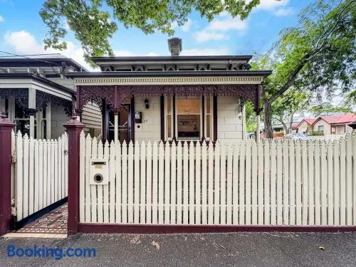 Flemington Escape with private rooftop area - Image 1