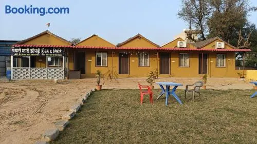 PADHAARO MAHARI JHOPADI HOTEL And RESORT - Image 1