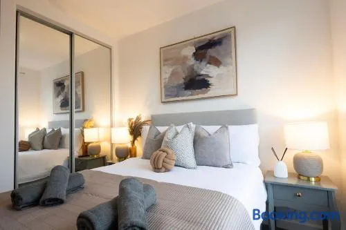 Modern 1BR Apt - Sleeps 4 - Parking - Balcony - Image 1