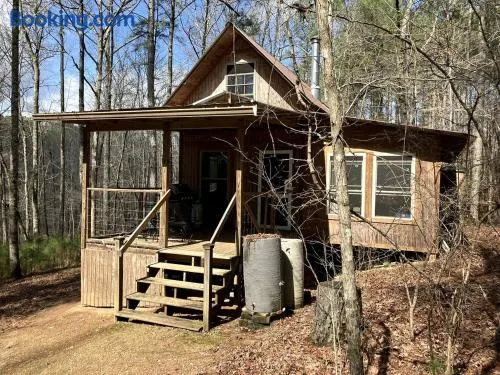 Secluded Woodland Cabin for an Authentic Off-Grid Nature Escape in Fruithurst, Alabama - Image 1