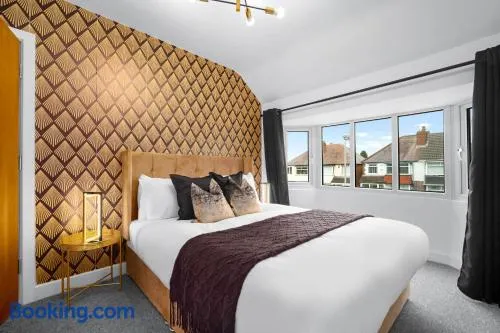 Stylish Four Bedroom House - Garden - Parking - Great Barr 110F - Image 1
