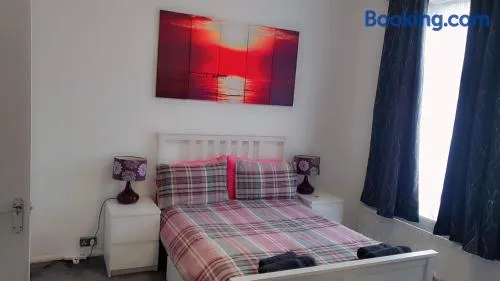 2 bed 1st floor Apartment-own entrance & parking - Image 1
