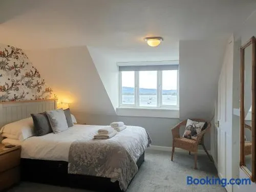 Carnaburg Guesthouse - Image 1