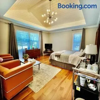 Pittsford Garden Retreat - Image 1