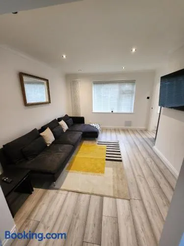 Beautiful, 2 Bedroom House in Tonbridge - Image 1