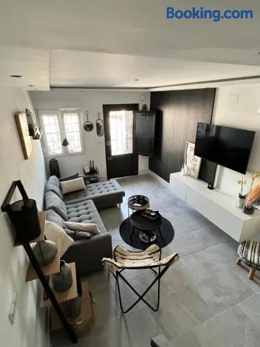 Prachtig gemoderniseerde woning op 250 meter van het strand - Image 1