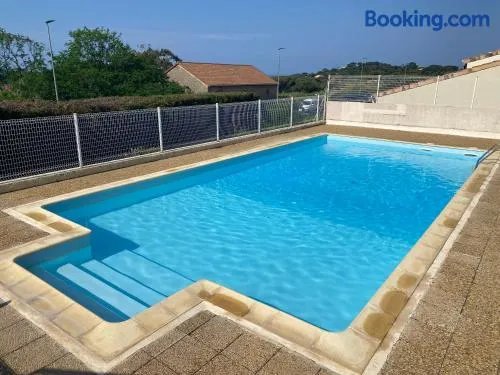 Presqu'ile de Giens, Maison Rdc avec Accès et Jardin Privés sans Vis-à-vis, Piscine, Plages à 2 min à pieds - Image 1