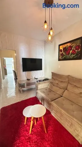 Casa espaçosa, 03 Quartos, Área Gourmet, Garagem - Image 1