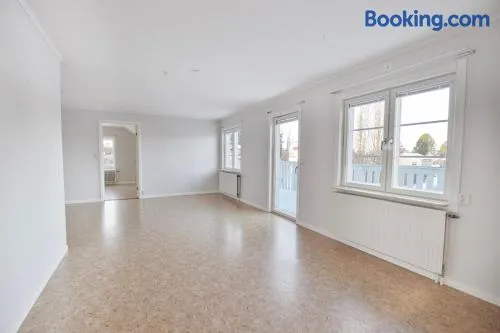 Central two-room apartment with a large balcony - Image 1
