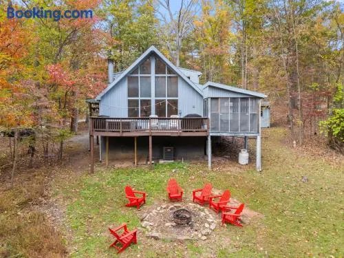 Wooded Chalet w Hot Tub & Indoor Pool, Gym Access - Image 1