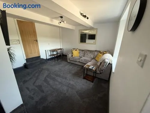 Self contained property - Image 1