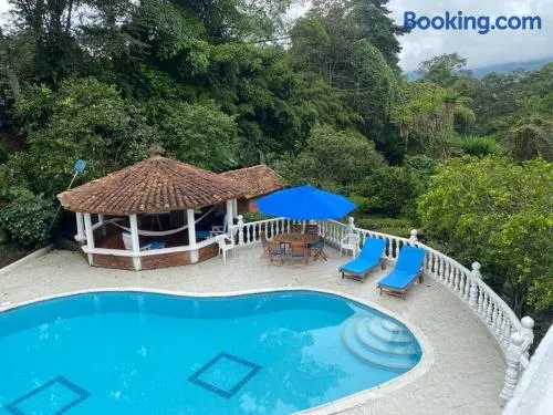 Hermosa Casa Campestre con Piscina y Jacuzzi - Image 1