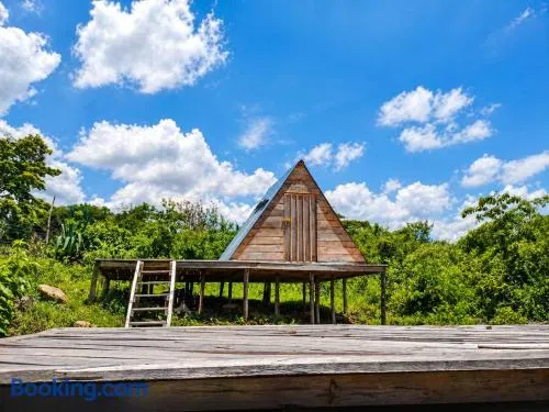 Sky-High Sanctuary Cosy Wood Cabin with Stunning views - Image 1