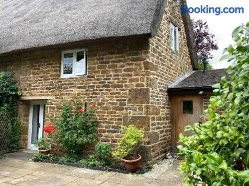 Beautiful Thatched Cottage with Piano - Image 1