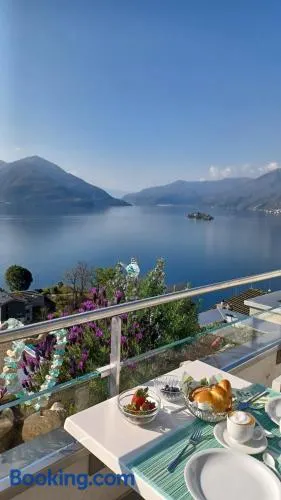 Sollevante Ascona mit Pool und fantastischer Seesicht - Image 1