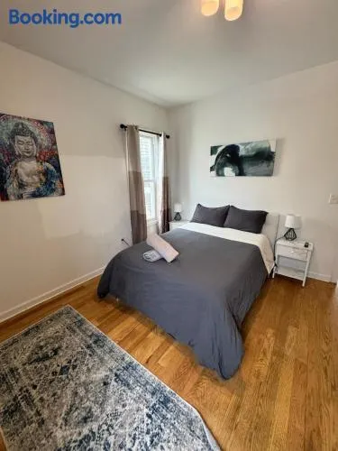 4 Rooms Family House With Backyard, Laundry And Parking - Image 1