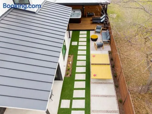 Austin Ember House with Hot Tub & Pit - Image 1