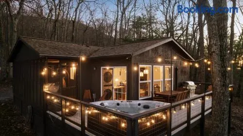Hygge mountain retreat with stunning views - Image 1