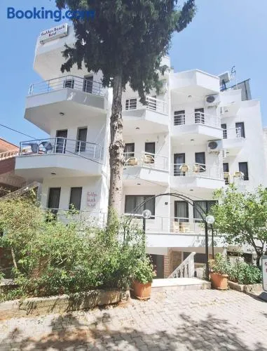 Golden Beach Hotel - Image 1