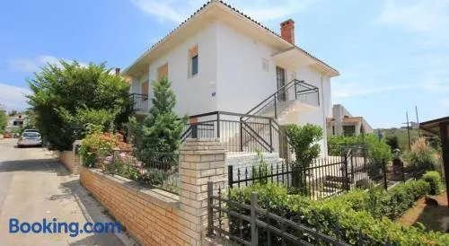 House Paulina 1214 - Image 1
