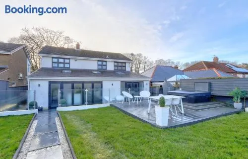 Luxury Stay In Heart Of Nunthorpe by GR Estates - Image 1