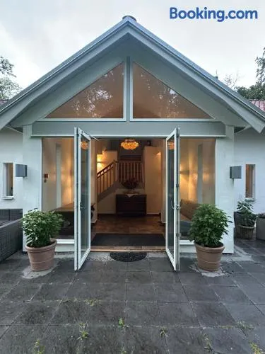 Kronovall Park Residence - Image 1
