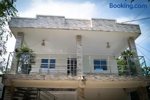 Hostal Encanto tropical - Image 1
