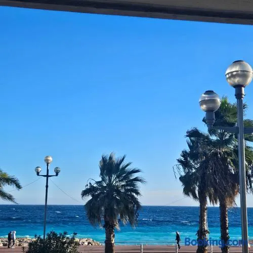 Vue mer studio tout équipé - Image 1