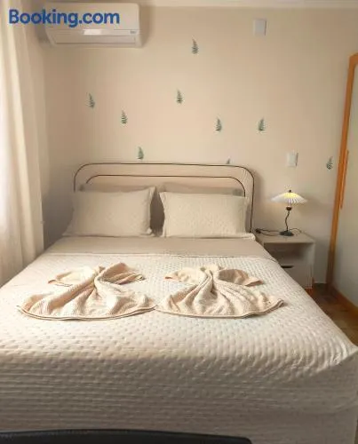 Casa Luxuosa no Coração de Irati - Image 1