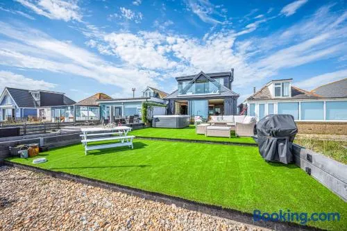 Aqua Blu Beach House Holiday Rental - Image 1