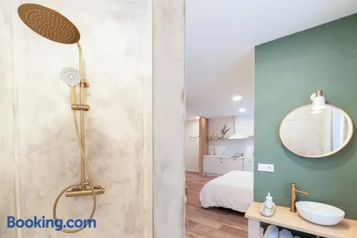 Apartamentos turísticos Fátima, en el centro de Vigo - Image 1