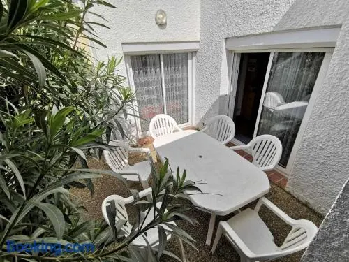Résidence Les Zodiaques - Appartement 3 Pièces 5 couchages PORT LEUCATE. Réf: 1ZOD_C2 MAE-6094 - Image 1