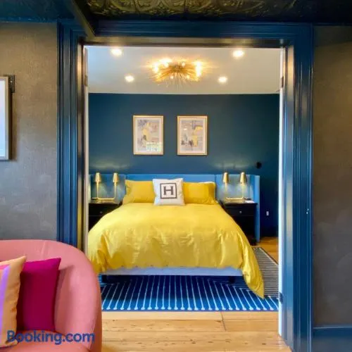 Hattan House Boutique Hotel Bed & Breakfast - Image 1