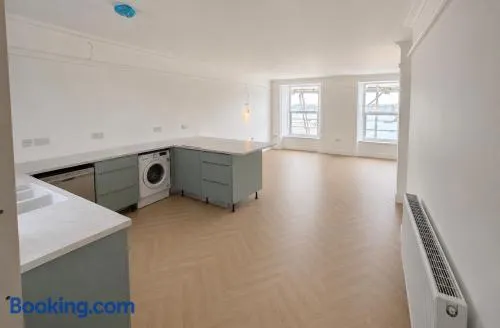 Sea View Apartment Llanstadwell - Image 1