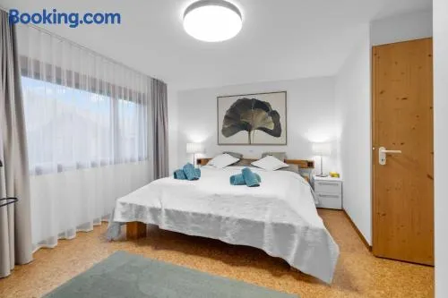Gemütliche 2.5 Zimmer Wohnung mit privater Sauna - Image 1