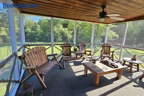 Cozy Cabin Retreat - Sleeps 8 - 1 Hr from STL - Image 1