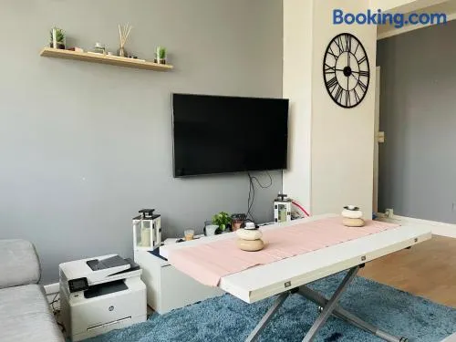 Appartement spacieux avec vue sur la Tour Eiffel - Image 1