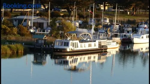 Swamp Fox luxury 2BR Dutch Barge - Image 1