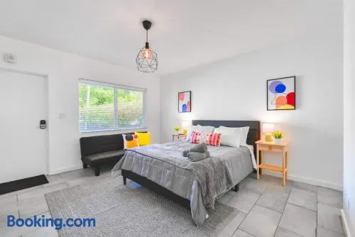 Comfortable Studio Near Beach and Cultural Spots - Image 1