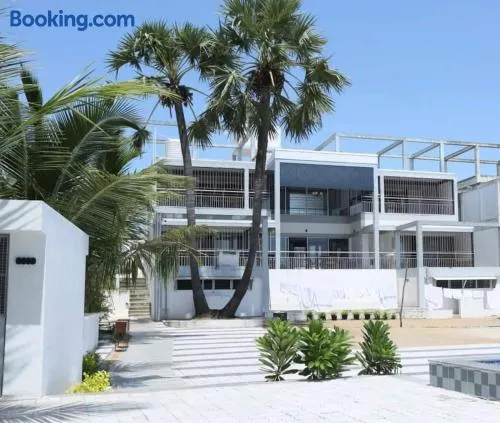Alamparai Villa - Private Pool, Luxurious 4BHK With River Access - Image 1