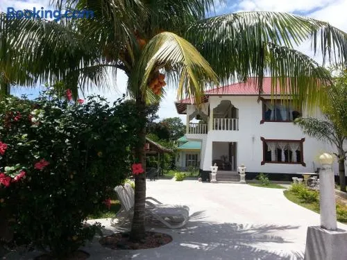 Zanboza Guesthouse - Image 1