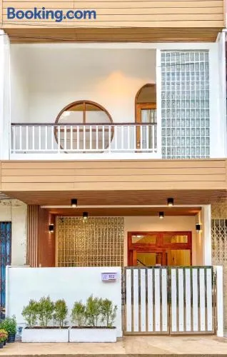 Jinbo White House Betong - Image 1