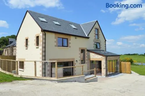 The Farmhouse at Williamscraig Holiday Cottages - Image 1