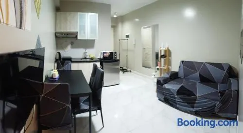 Monarch Parksuites - Balmoral Place (near NAIA, MOA, MOA Arena, DFA) - Image 1