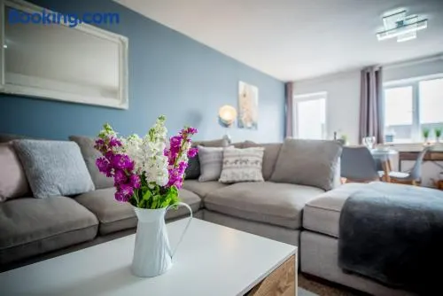 Welcoming Pembrokeshire home, perfect escape for couples, beach 5 mins, doorstep walks - Image 1