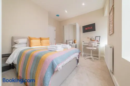 Luxury Boutique Suites Near City Centre - Image 1