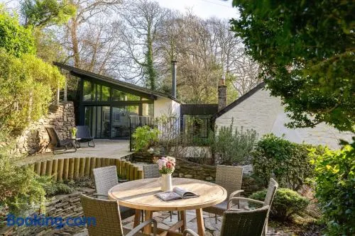 Rose In Vale Cottage - Image 1