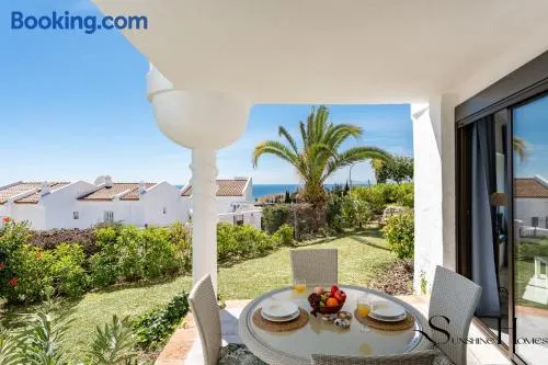 Seaview I 3BED I Sauna I Pool I Parking 60 - Image 1