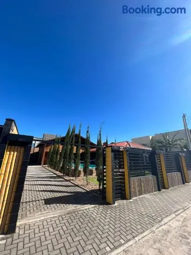 SPA Rossett em Itapoá - Luxo e conforto c piscina, hidromassagem e cromoterapia, p 22 pessoas! - Image 1
