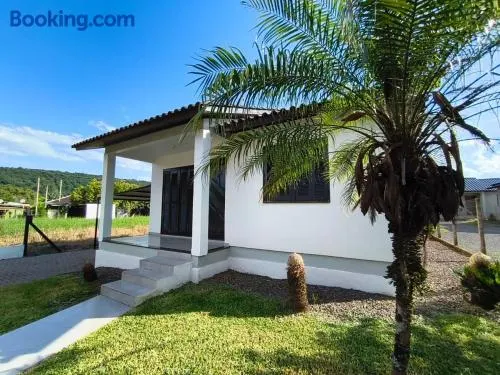 Casa térrea, cercada, na cidade do Cristo - Image 1